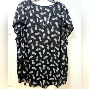Torrid pineapple print tulips sleeve blouse